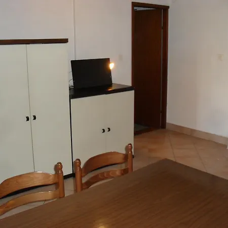 Lana Apartman