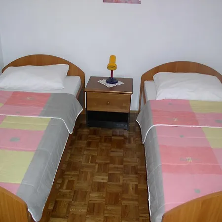 Apartment Lana *