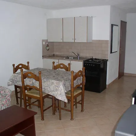 Apartment Lana *
