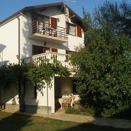Lana Apartment