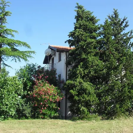 Lana Apartman *